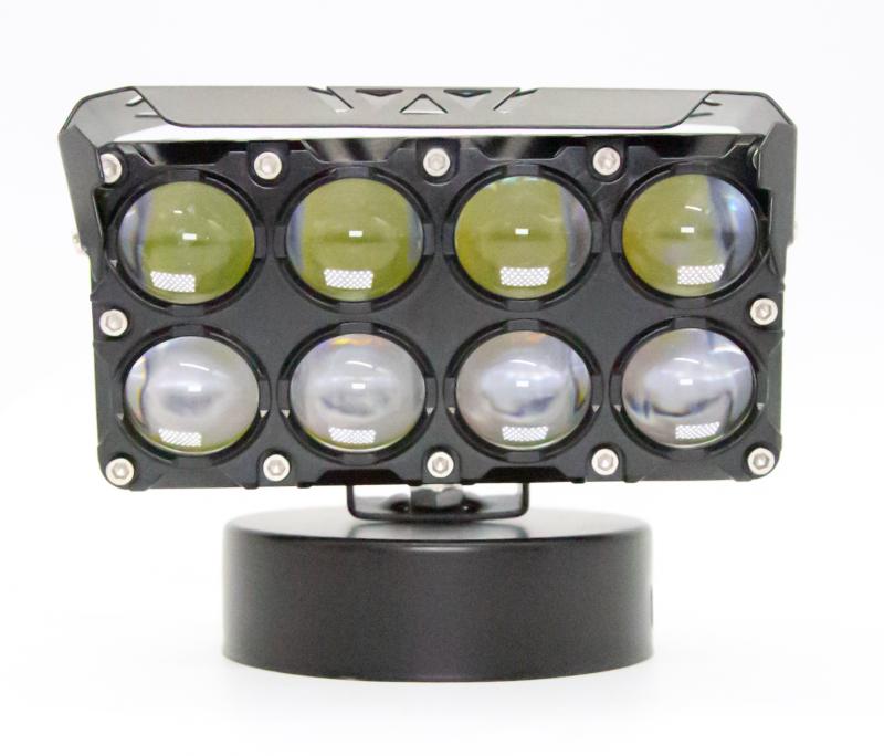 Imagen ilustrativa de RECTANGULAR OCTUPLE (8) LUPA EN DOS FILAS COLOR BLANCO Y AMBAR 12V / 24V MEDIDAS