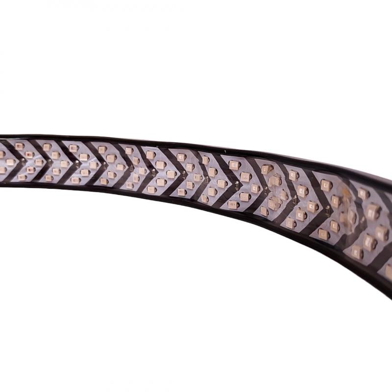 Imagen ilustrativa de TIRA DE LED AUTOADHESIVA PREMIUM PARA SEÑALIZACION DRL COLOR ROJO FLECHA - 1,2M