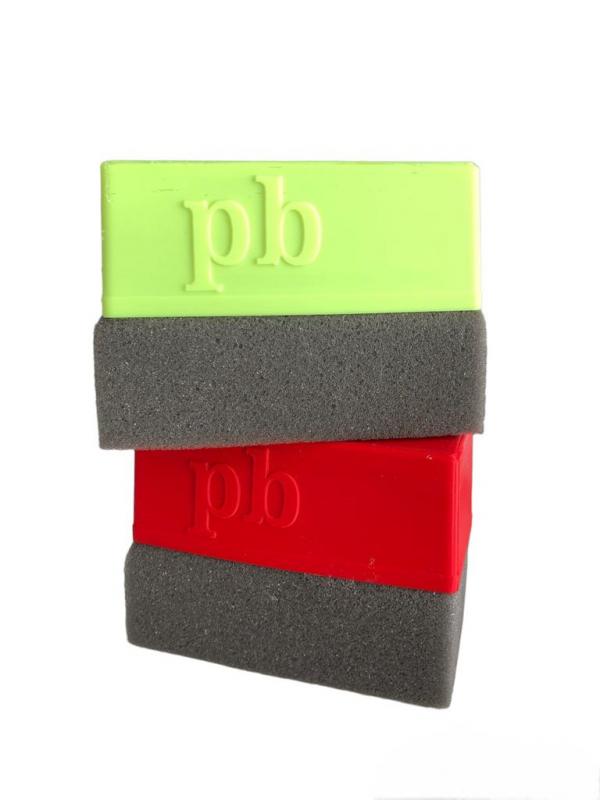 Imagen ilustrativa de aplicador para cubierta, con agarre plastico